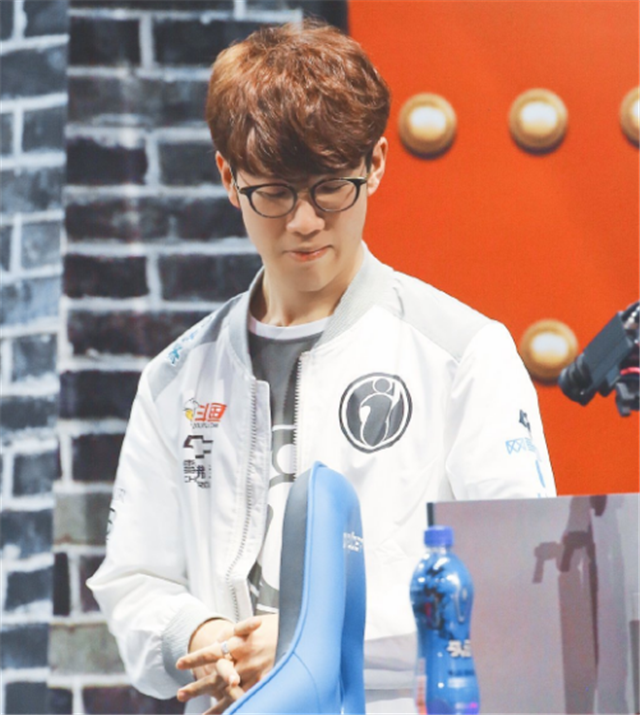 逼迫对手进 逼迫对手进